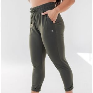 Women's SAVVI Street Joggers Hunter Green | Size Small
